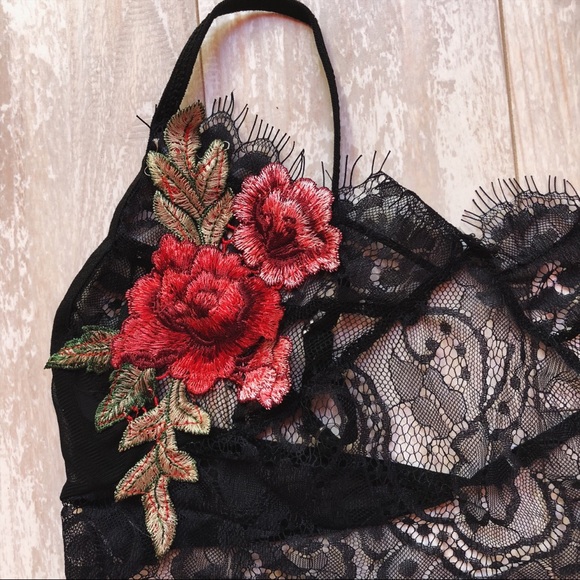 Floral Embroidered Black Lace Bra Set - Picture 5 of 5